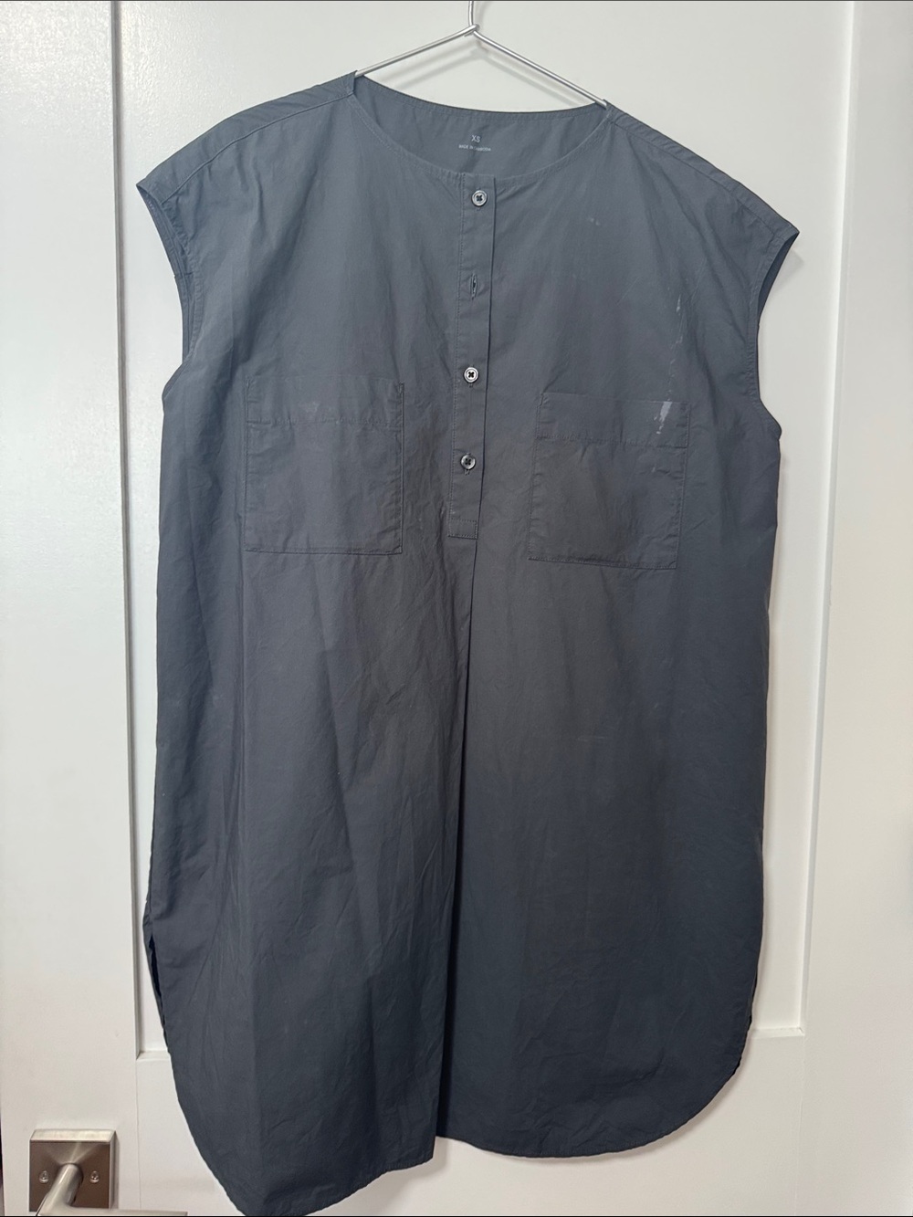 Sleeveless Button-Front Men’s Shirt Dress in Charcoal